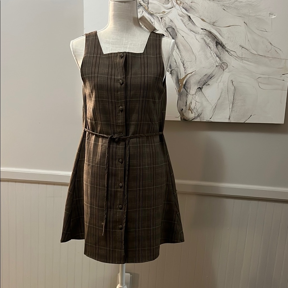 Brown Sundress with Square Neck Sleeveless Design for Casual Occasions